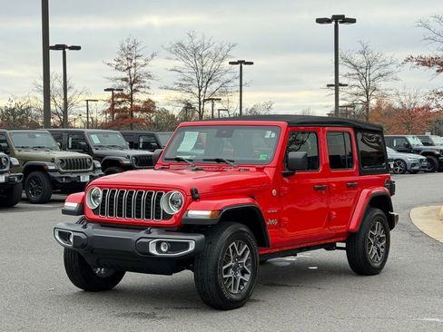 Certified 2024 Jeep Wrangler Sahara image 3