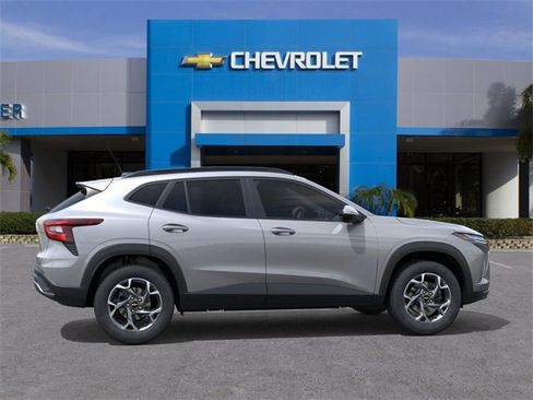 New 2026 Chevrolet Trax LT w/ Driver Confidence Package image 6