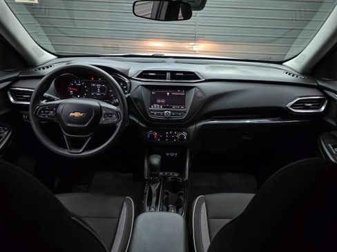 Used 2022 Chevrolet TrailBlazer LT AWD/4WD image 12