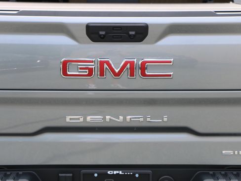 Used 2025 GMC Sierra 1500 Denali w/ Denali Reserve Package AWD/4WD image 5