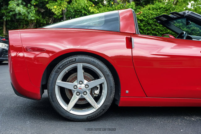 Used 2006 Chevrolet Corvette Coupe w/ Preferred Equipment Group RWD image 10