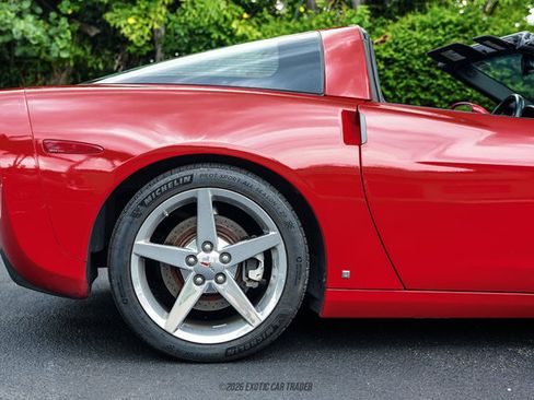Used 2006 Chevrolet Corvette Coupe w/ Preferred Equipment Group RWD image 10