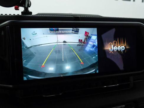 Used 2024 Jeep Wrangler Unlimited Rubicon image 27