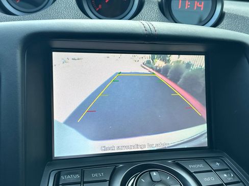 Used 2016 Nissan 370Z NISMO image 17