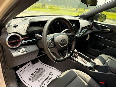New 2026 Chevrolet Trax RS w/ Sunroof Package FWD image 14