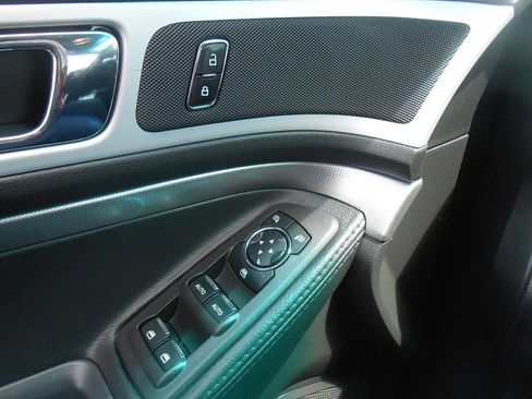 Used 2014 Ford Explorer XLT AWD/4WD image 19