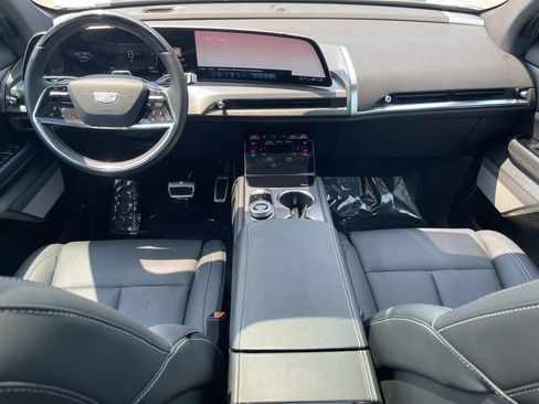 Certified 2026 Cadillac Vistiq Sport w/ LPO, Floor Liner Package AWD/4WD image 17