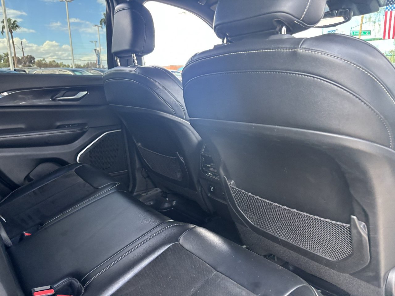 Used 2022 Jeep Grand Cherokee Altitude AWD/4WD image 11
