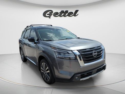 Used 2022 Nissan Pathfinder Platinum w/ Cargo Package FWD image 13