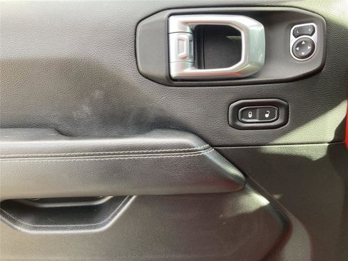 Used 2020 Jeep Gladiator Overland w/ Popular Equipment Package image 27