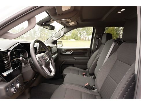Used 2024 GMC Sierra 1500 Elevation image 11