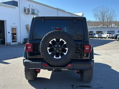 Certified 2025 Jeep Wrangler Unlimited Rubicon AWD/4WD image 7