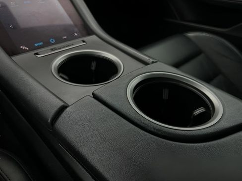 Used 2020 Porsche Taycan 4S image 64