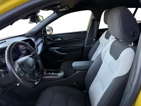 Used 2024 Chevrolet Trax RS FWD image 10
