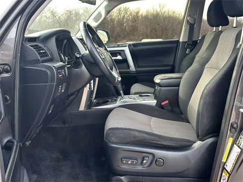 Used 2016 Toyota 4Runner SR5 image 18