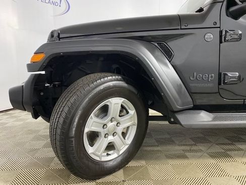 Used 2022 Jeep Wrangler Unlimited Sport AWD/4WD image 31