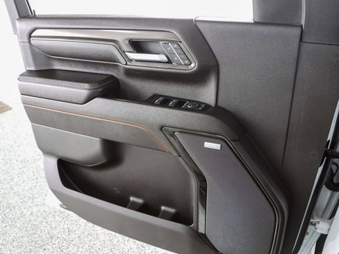 Used 2024 GMC Sierra 2500 AT4 w/ AT4 Premium Plus Package image 26