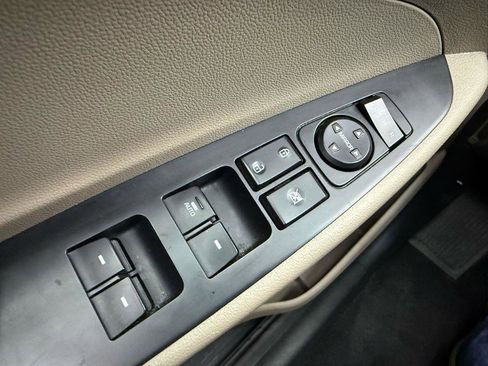 Used 2019 Hyundai Tucson Value AWD/4WD image 11