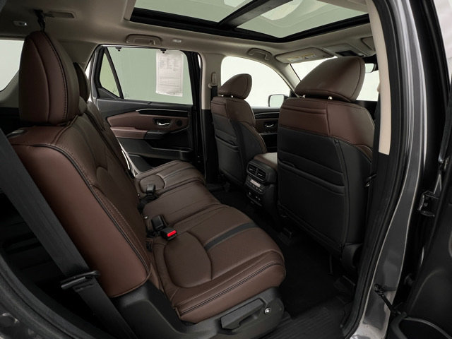 Used 2023 Honda Pilot Elite image 14