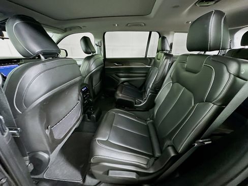 Used 2023 Jeep Grand Cherokee L Limited w/ Black Appearance Package RWD image 29