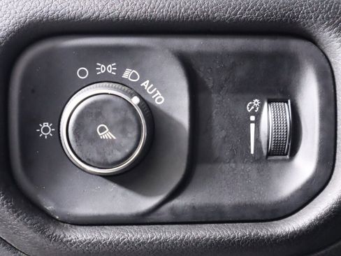 Used 2024 RAM 1500 Laramie image 10