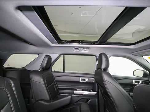 Used 2023 Ford Explorer XLT w/ Equipment Group 202A AWD/4WD image 22