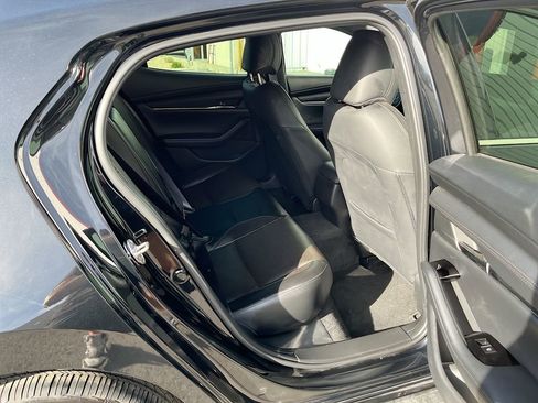 Used 2024 MAZDA MAZDA3 Hatchback w/Premium Plus Pkg image 28