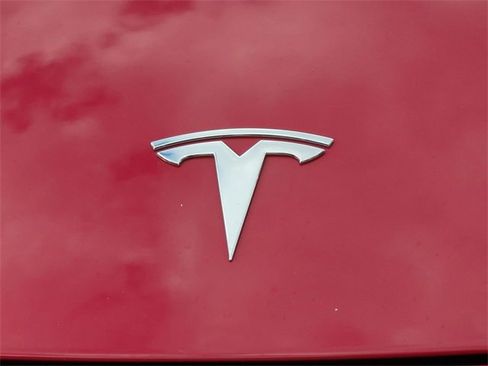 Used 2022 Tesla Model Y Long Range image 13