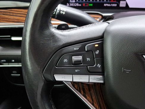 Used 2023 Cadillac Escalade Premium Luxury image 24