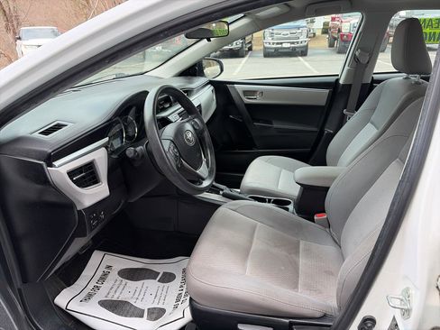 Used 2014 Toyota Corolla LE image 8
