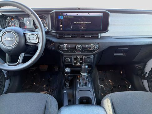 Used 2024 Jeep Wrangler Unlimited Sport AWD/4WD image 17