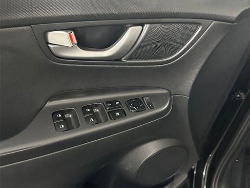 Used 2018 Hyundai Kona Limited image 9