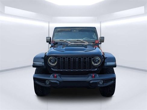 Used 2024 Jeep Gladiator Rubicon w/ Technology Group image 8