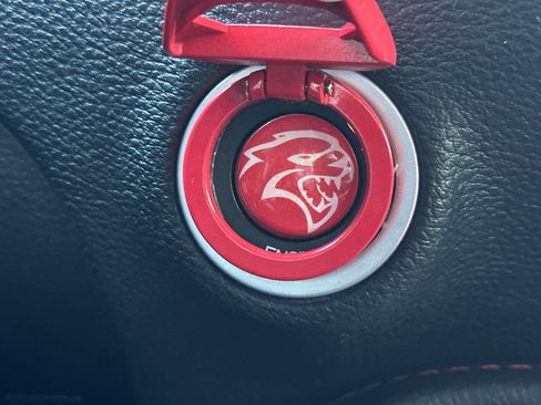 Used 2016 Dodge Challenger SRT Hellcat RWD image 33