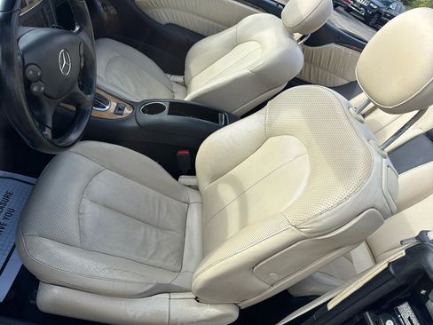 Used 2009 Mercedes-Benz CLK 550 Cabriolet w/ Premium I Pkg image 25