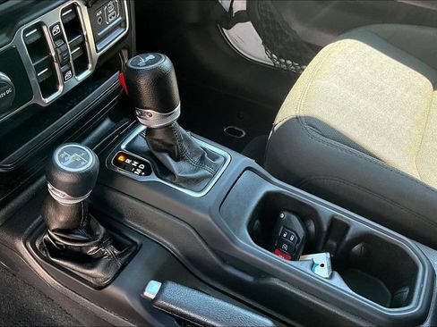 Used 2022 Jeep Wrangler Unlimited Sport AWD/4WD image 18