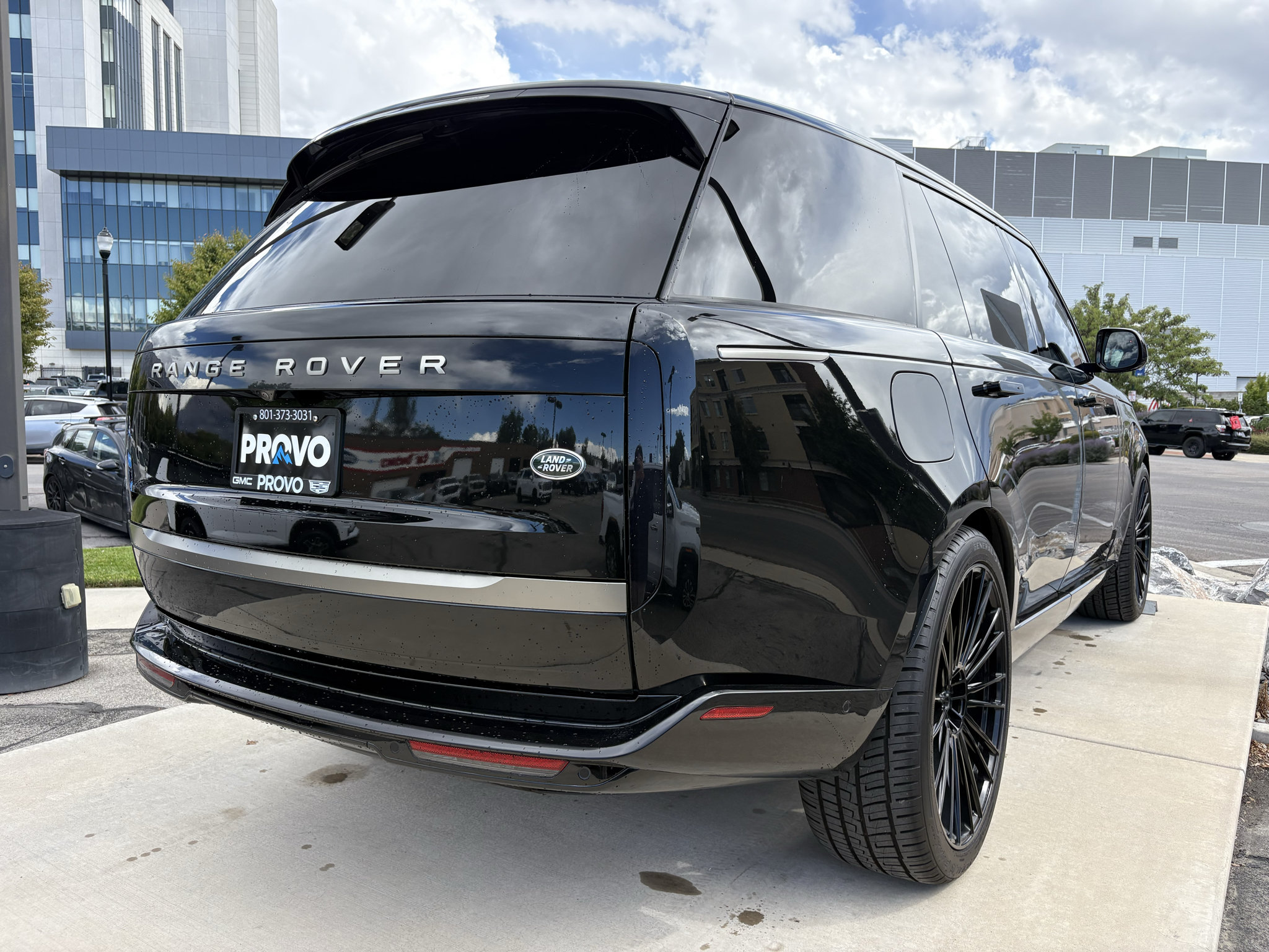 Used 2023 Land Rover Range Rover Long Wheelbase SE AWD/4WD image 10