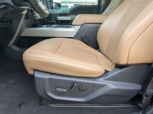 Used 2022 Ford F350 Lariat w/ Chrome Package image 15