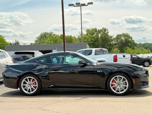 Used 2025 Ford Mustang GT Premium RWD image 35
