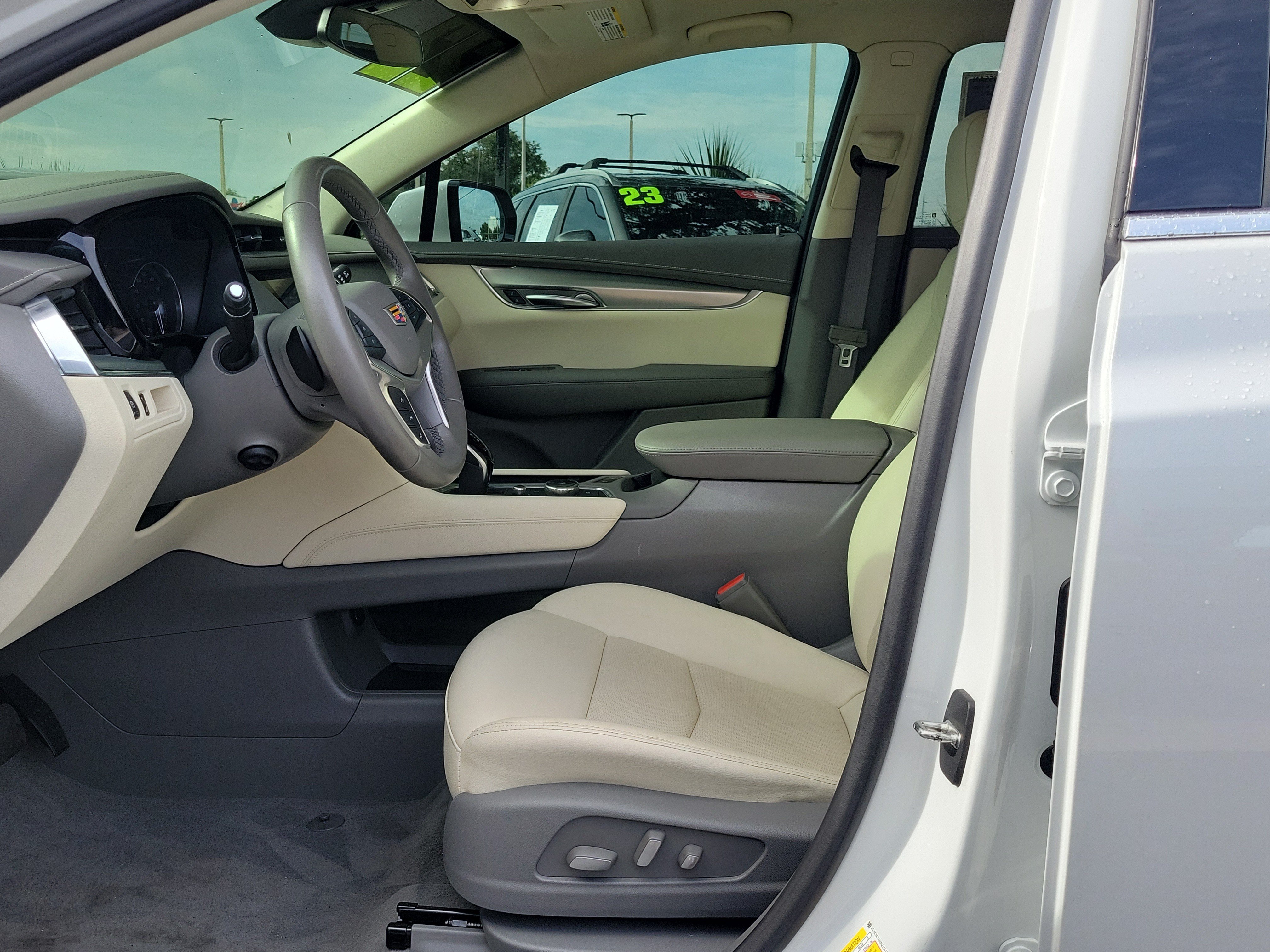Used 2022 Cadillac XT5 Premium Luxury FWD image 19