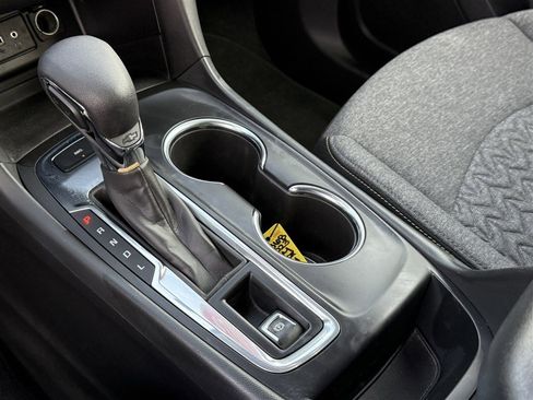 Used 2023 Chevrolet Equinox LT image 36