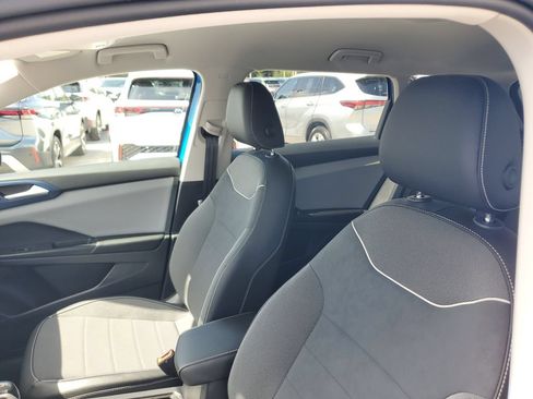 Certified 2023 Volkswagen Taos SE w/ Black Wheel Package FWD image 22