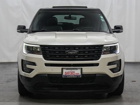 Used 2017 Ford Explorer Sport w/ Equipment Group 401A AWD/4WD image 3