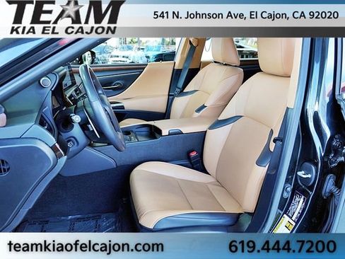 Used 2023 Lexus ES 300h w/ Premium Package image 16