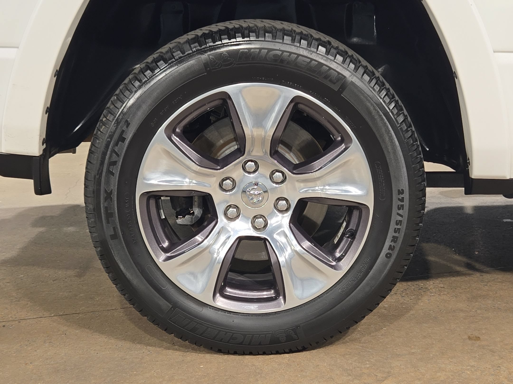 Used 2019 RAM 1500 Laramie AWD/4WD image 17