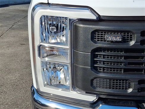 Used 2023 Ford F250 XL w/ FX4 Off-Road Package image 9