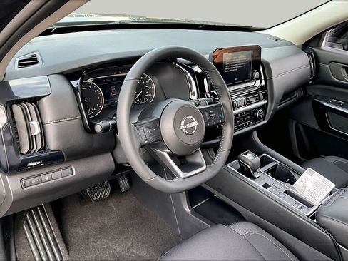 Certified 2024 Nissan Pathfinder SV FWD image 16
