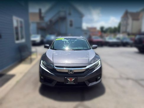 Used 2017 Honda Civic Touring image 7