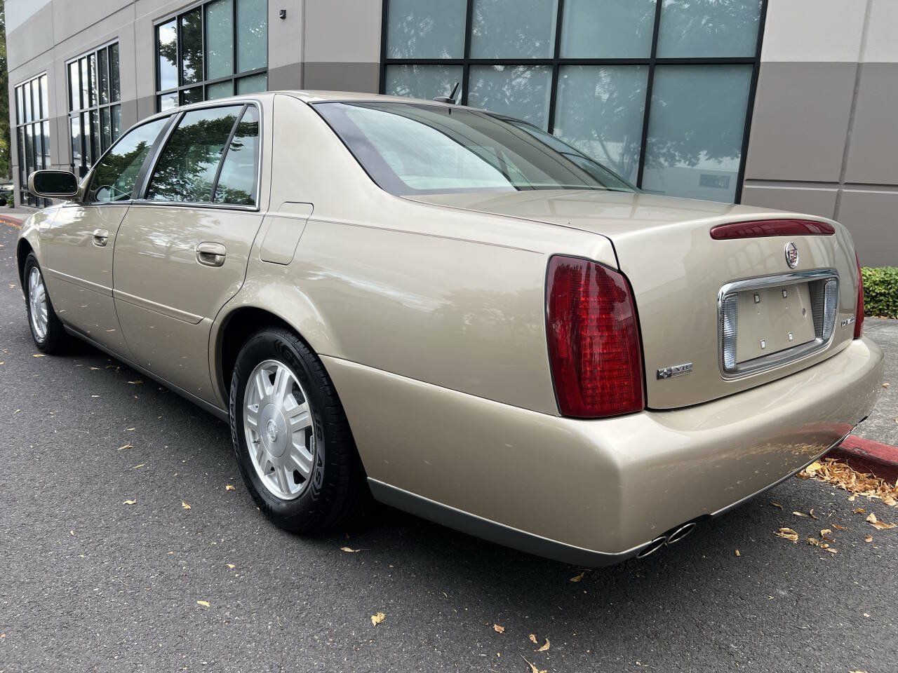 Used 2005 Cadillac De Ville FWD image 6