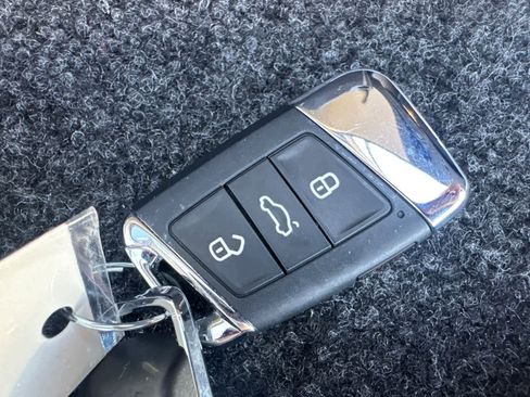 Used 2023 Volkswagen Atlas SE image 20